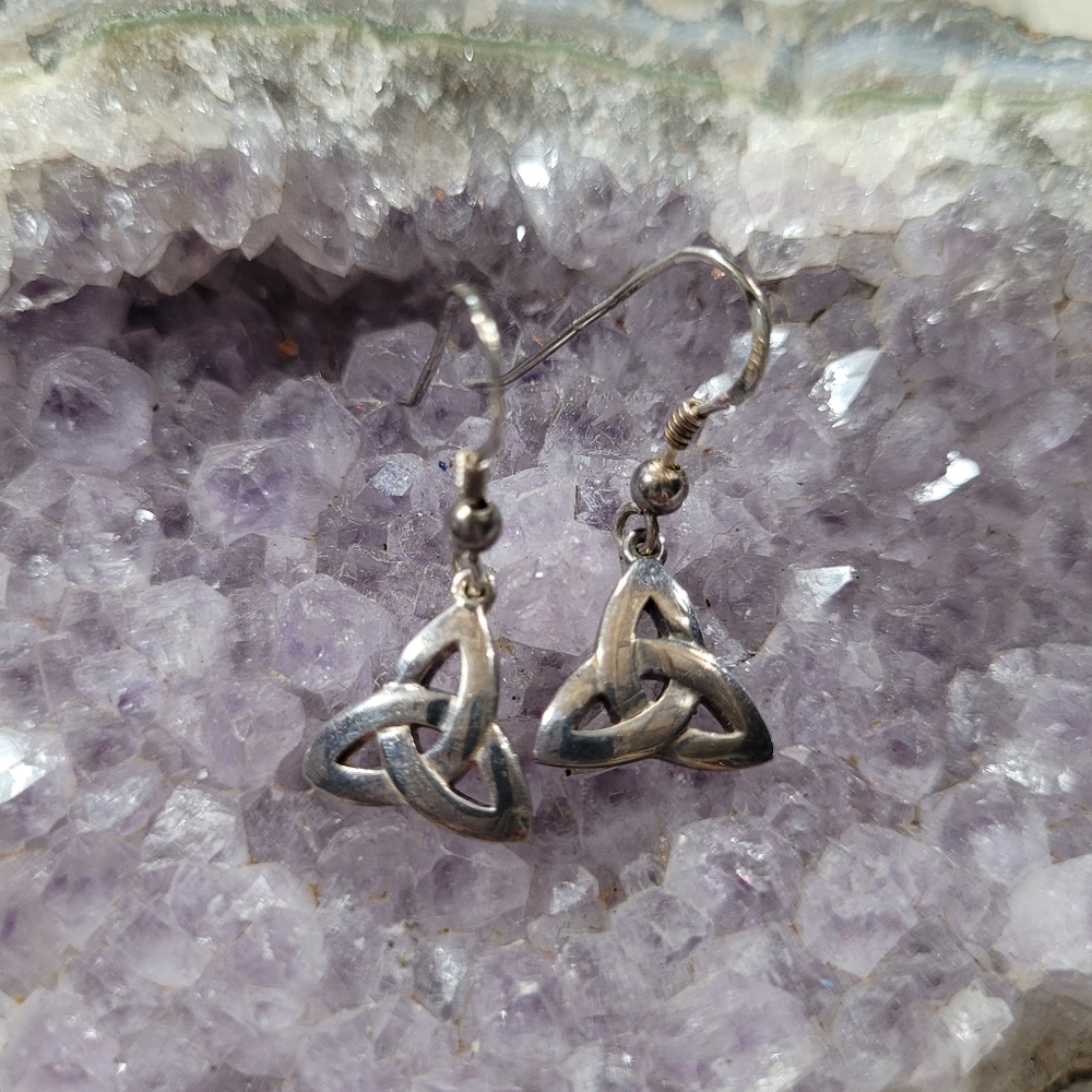 SOLVAR Trinity Knot Drop Earrings.